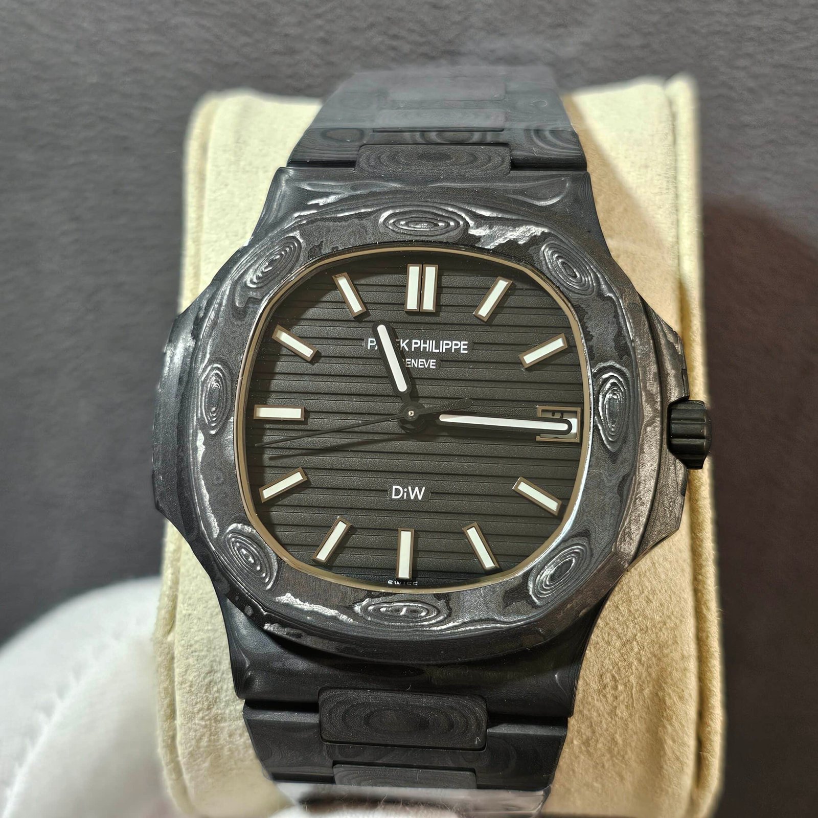 Diw Patek Philippe Nautilus “ALL CARBON BLACK”