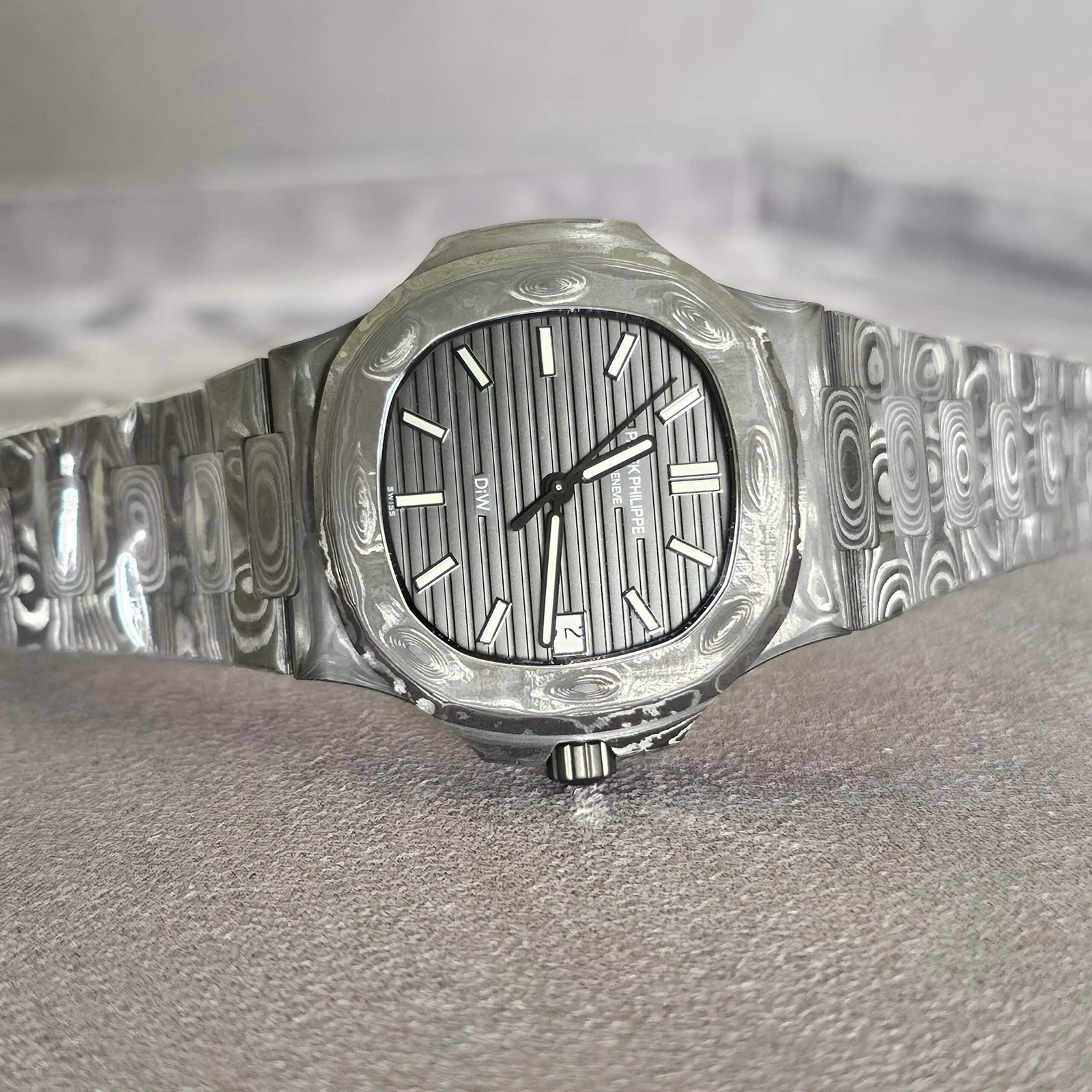 Diw Patek Philippe Nautilus “ALL CARBON BLACK”