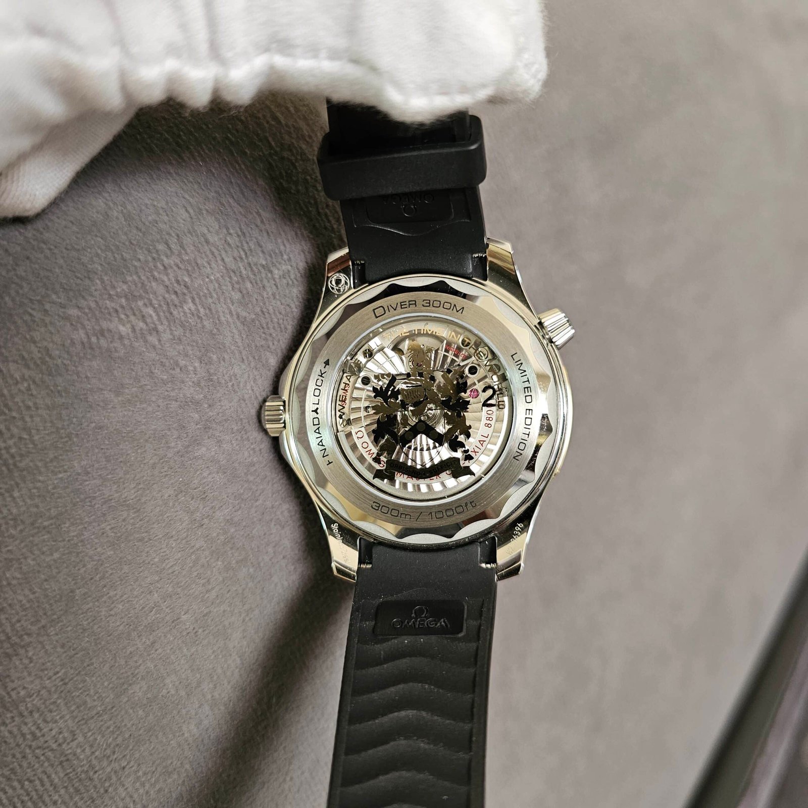 Omega Seamaster Diver 300M James Bond Limited Edition 7007 World Pieces